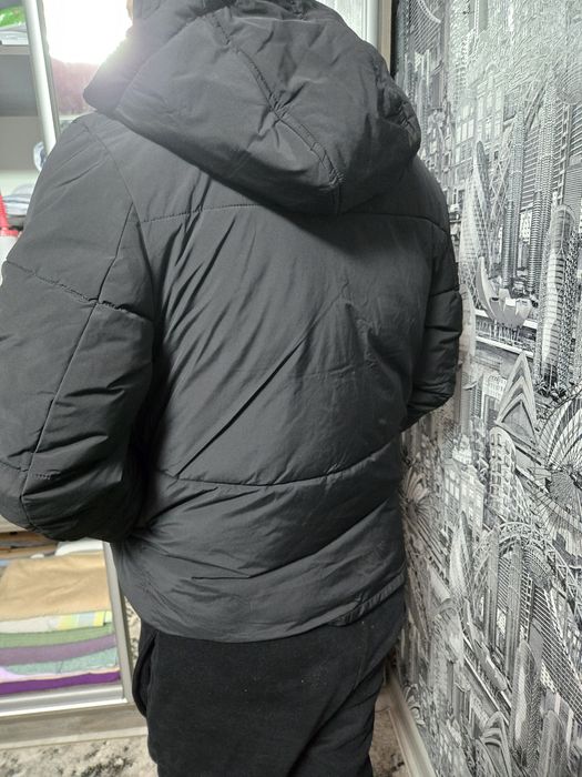 Продам зимние куртки