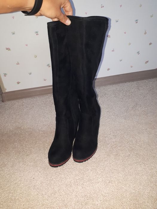 Сапоги женские продам