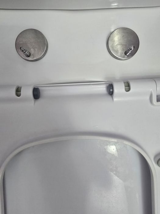 Продам рабочий унитаз в сборе