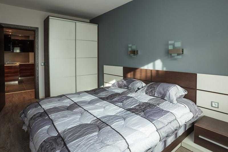 Дава се под наем Тристаен апартамент в Бургас, Център - 90 кв.м за 1020 € - Снимка #4