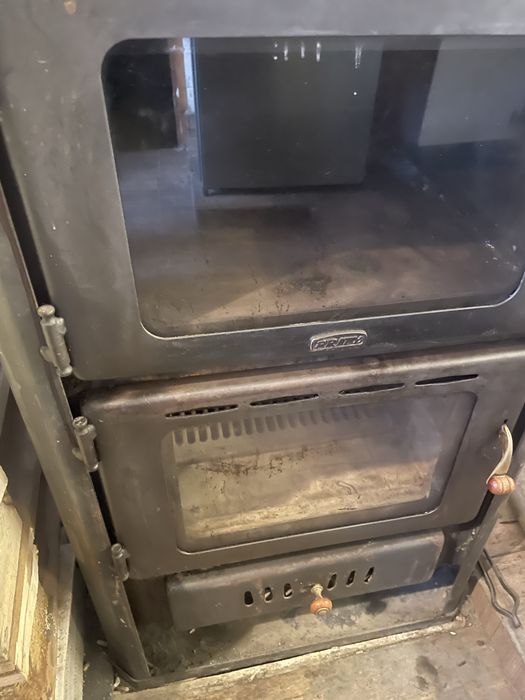 Камина на твърдо гориво Прити