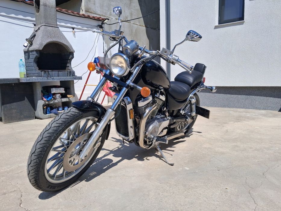 Vând suzuki intruder