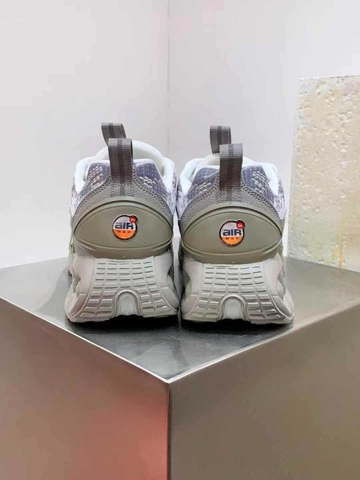 Продавам нови мъжки маратонки Nike Air Max Dn Light Bone and Light Taupe