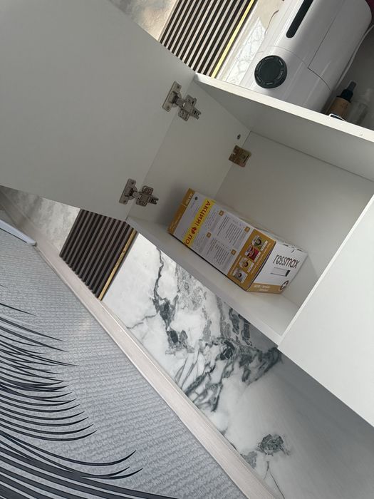 Продам тумбу под телевизор,в отличном состоянии