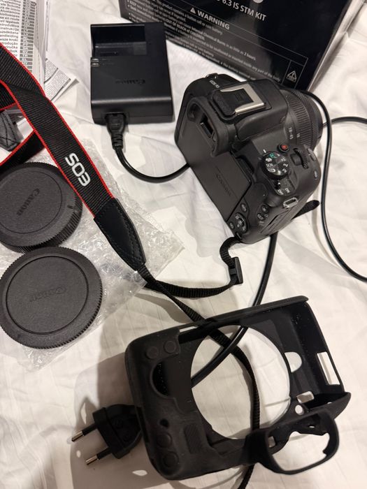 Aparat foto Mirrorless Canon EOS R50, 24.2MP, 4K + Obiectiv 18-45mm, Negru