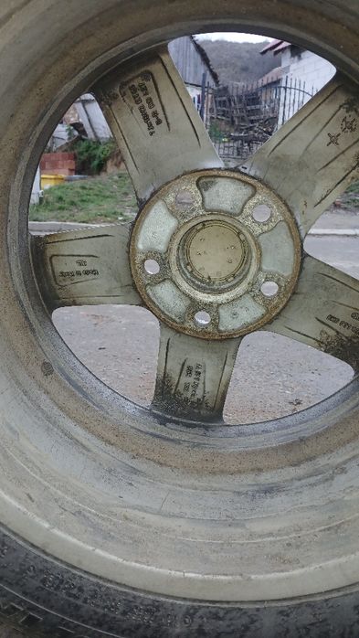 Genți de aliaj de audi originale sunt echipate de iarnă 205 55 r16