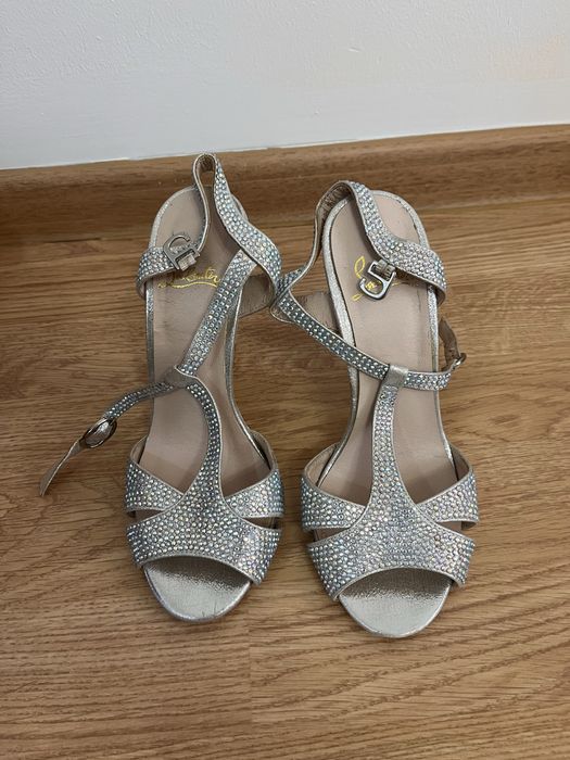 Туфли на шпильке