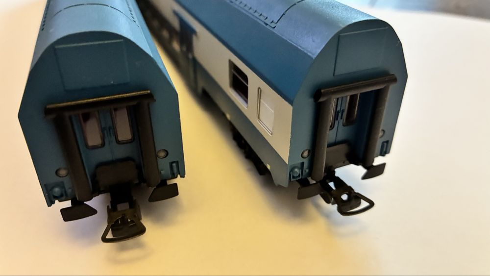 Vagon CFR etajat HO 1:87 Piko