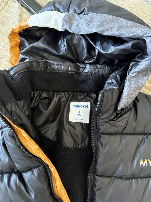Продам куртку на мальчика