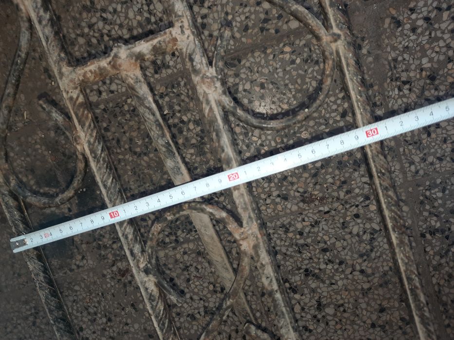 Ръчно изработена голяма желязна самостояща закачалка  за дрехи