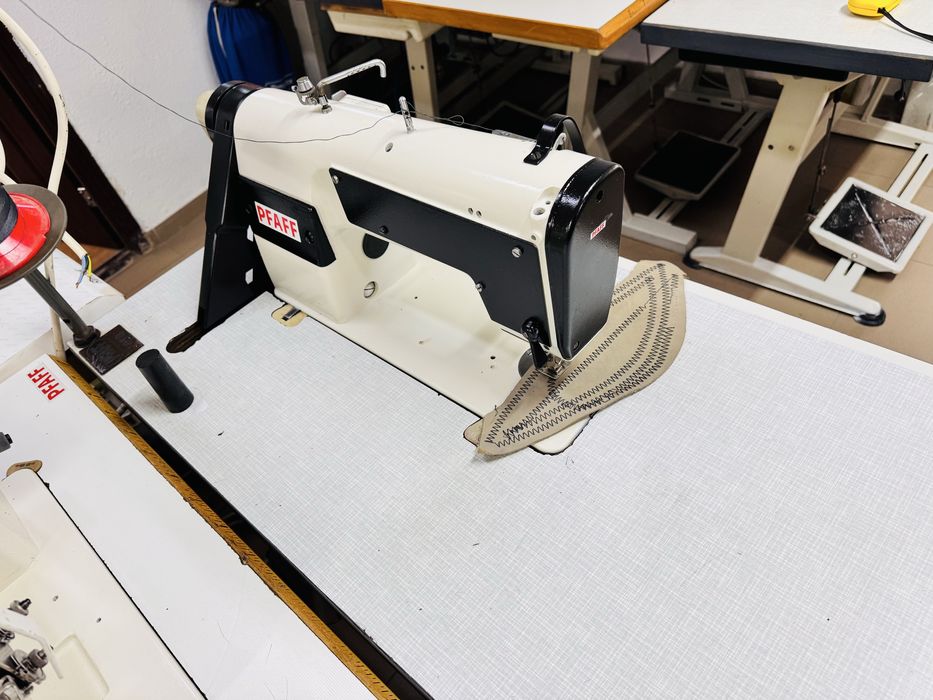 Masina de cusut Zig zag PFAFF 438 stare impecabila