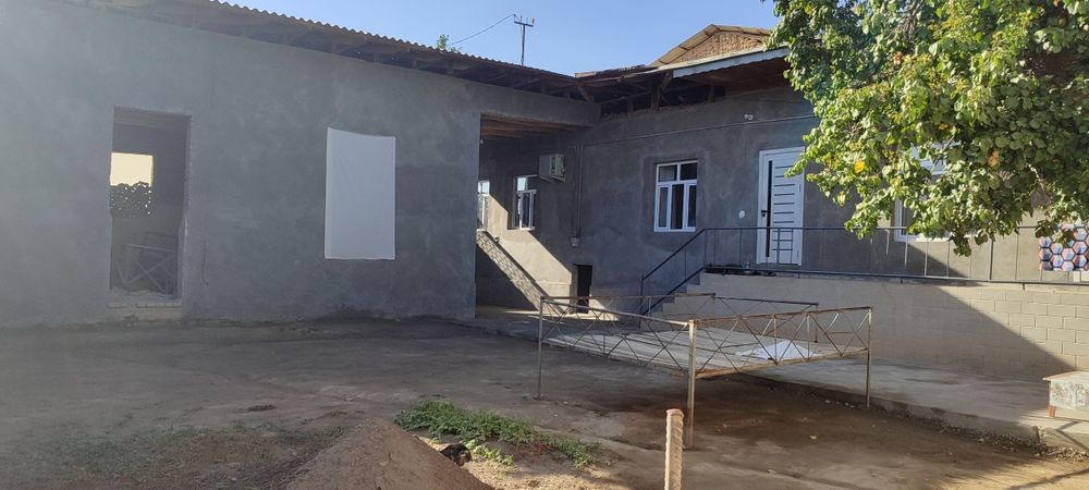 Toshket viloyati ZangiOta tumani Boz suv uchaska sotiladi