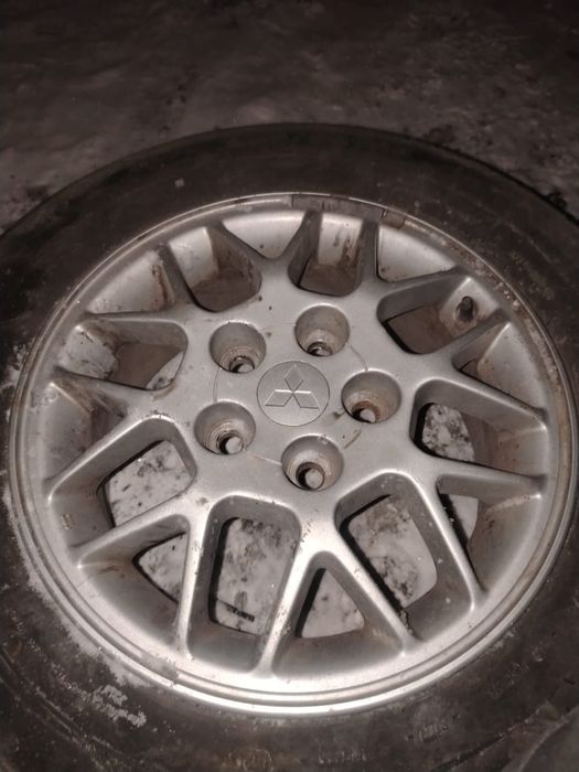 Продам комплект дисков с резиной