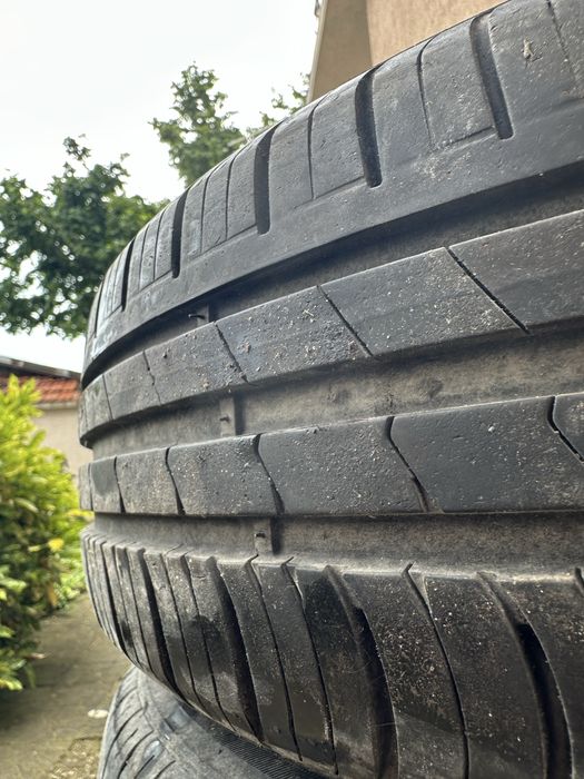 Продавам 4 броя летни гуми Hankook с джанти 185 60 15