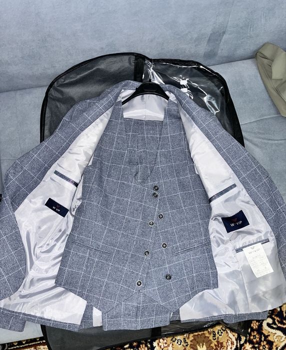 Мужской костюм тройка