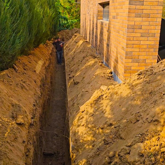 Мини экскаватор подвод воды и канализации