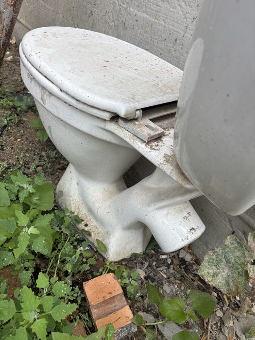 Унитаз б/у продам недорого