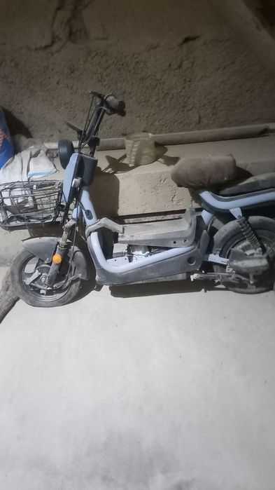 Скутер             .