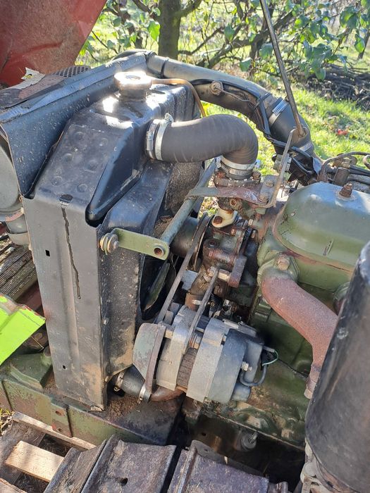 Vand tractor senilat fiatagrifuul