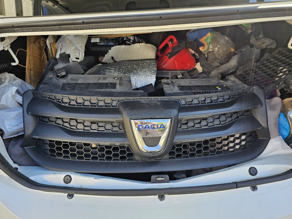 vand grila Dacia Logan 2 OE !!! inferioara / superioara !!! OCAZIE !!
