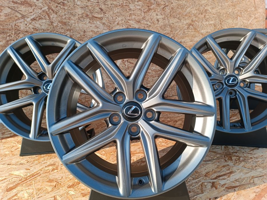 Продам комплект дисков Lexus R18