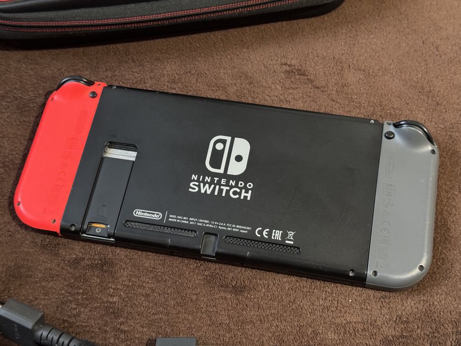 Pachet Nintendo Switch V1 modabil + Mario Kart 8