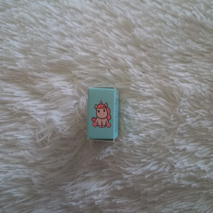 Глиттер- гель для лица и тела.