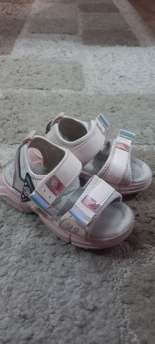 Туфли,сандалии для девочки р.25-28