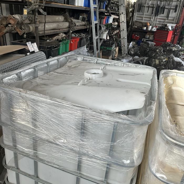 Емкость пластиковая еврокуб, 1000 литров на патете, мпод хоз. нужды.