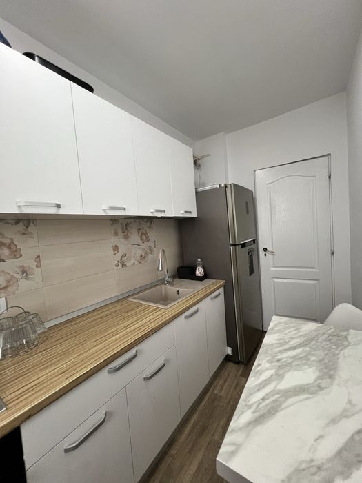 Inchiriez apartament 3 camere, bulevardul Unirii Focsani