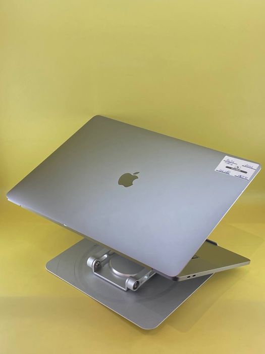 MacBook Pro i7 16/512