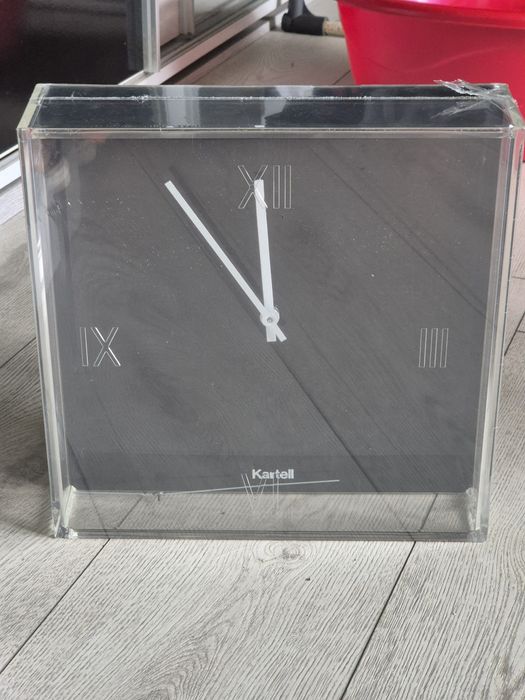 Ceas Kartell negru 30x30 cm