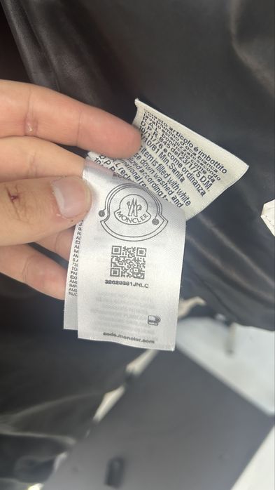 Geaca Moncler…….