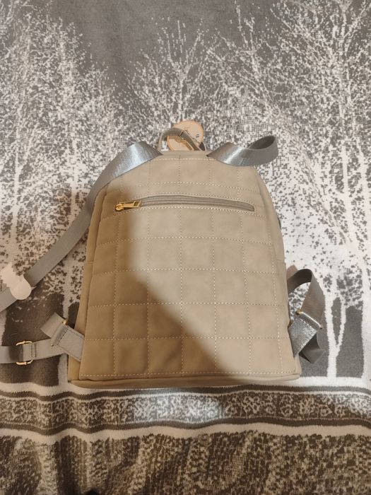 Дамска раница - нова