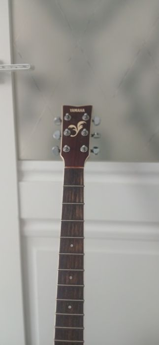 продам гиатару ямаха FG432S