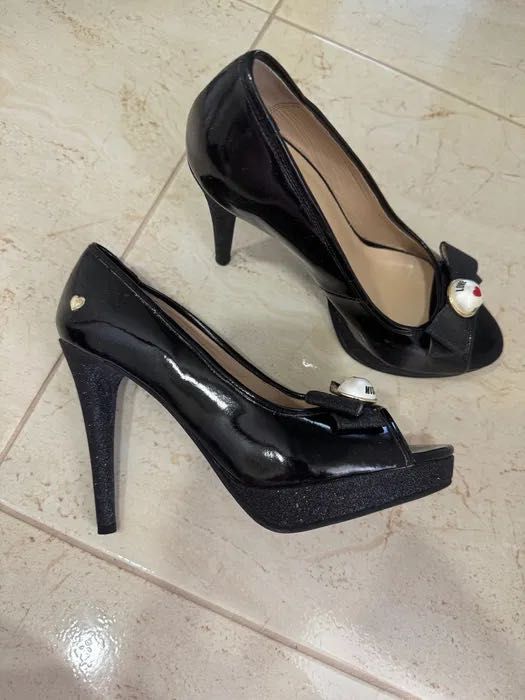 Love Moschino обувки с ток и Napapijri платформи