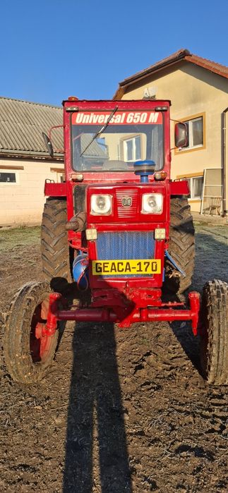 Vând Tractor U650