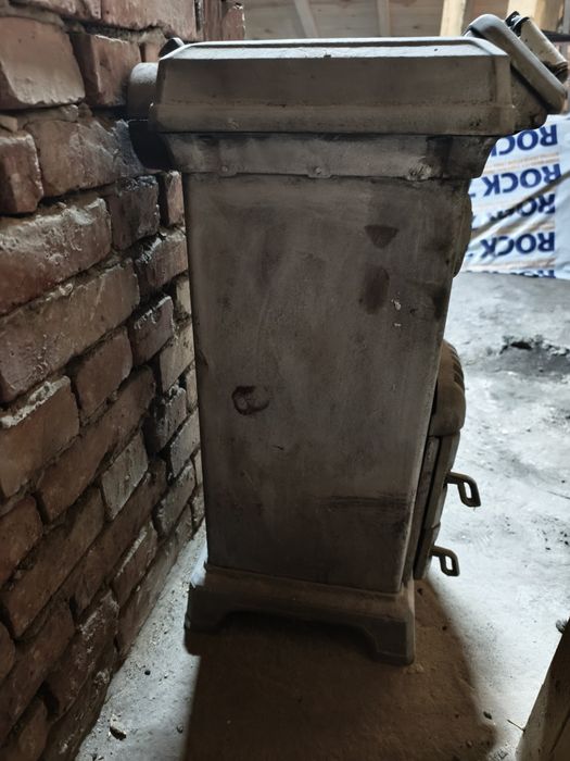 Печка на твърдо гориво