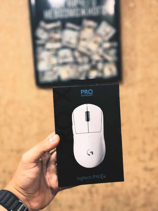 Белая беспроводная мышь Logitech G Pro X Superlight (идеал)