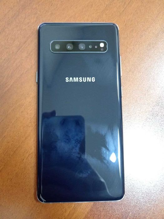 Продам Samsung Galaxy S10 5G 256гб