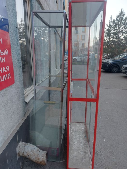 Витрины стекло высокий