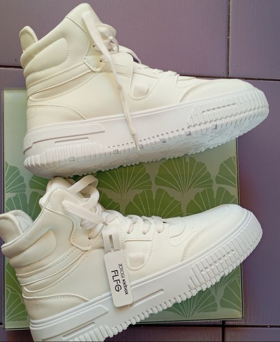 Чисто нови високи маратонки 41