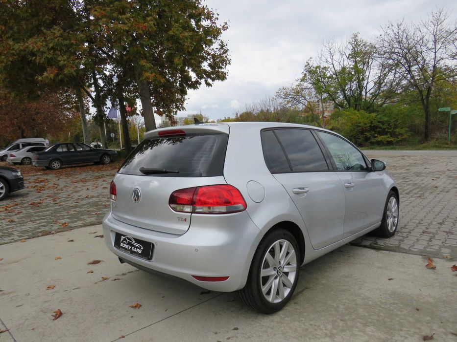 Volkswagen Golf 6 1.6Tdi DSG Navi регистриран