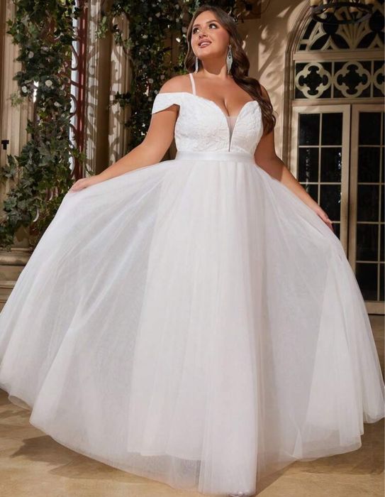 Булчинска сватбена рокля с открити рамене , нова , 2xl