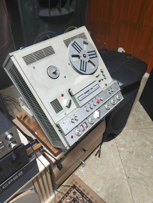 Катушечный магнитофон