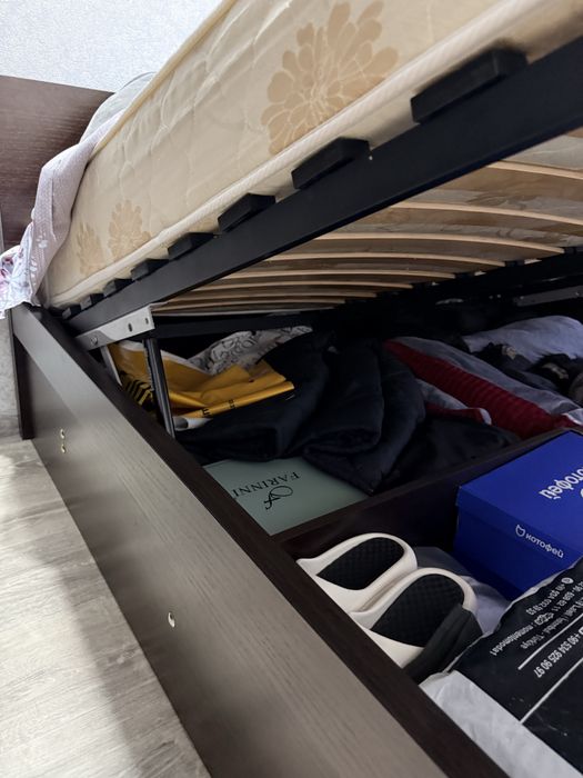 Продам кровать двухспалка + тумба