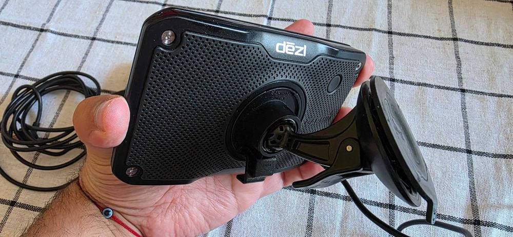 Навигация за камион Garmin Dezl 580 5 инча най новите карти за цяла Европа и Турция пълен комплект работи с Фротком Frotcom