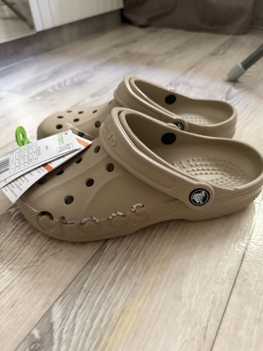Crocs новые бежевые