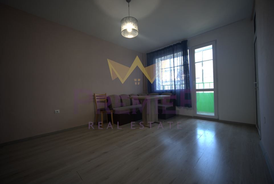 Продава се Двустаен апартамент в Бургас, Славейков - 42 кв.м за 2274 €/кв.м - Снимка #3