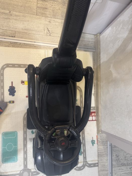 Машинка-каталка  детская